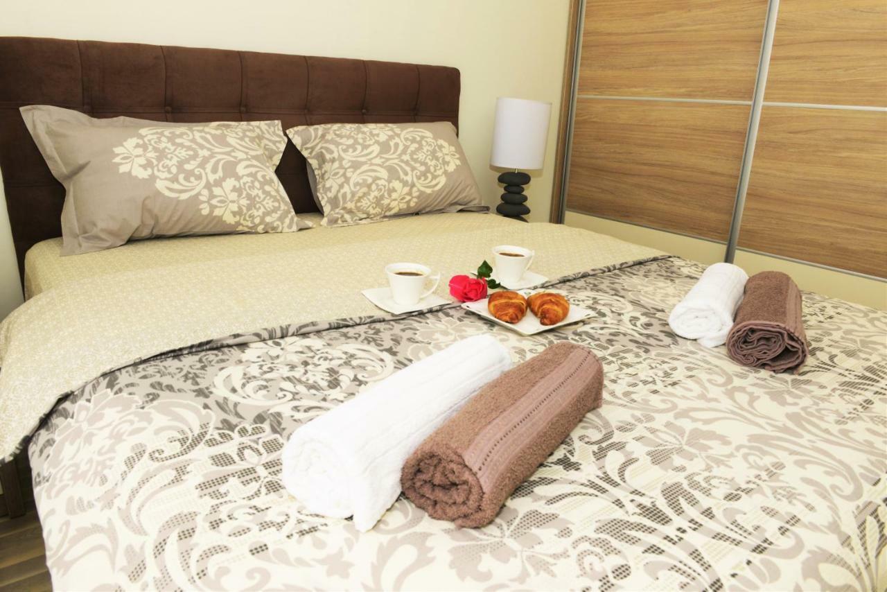 Ralux Apartman 티바트 외부 사진