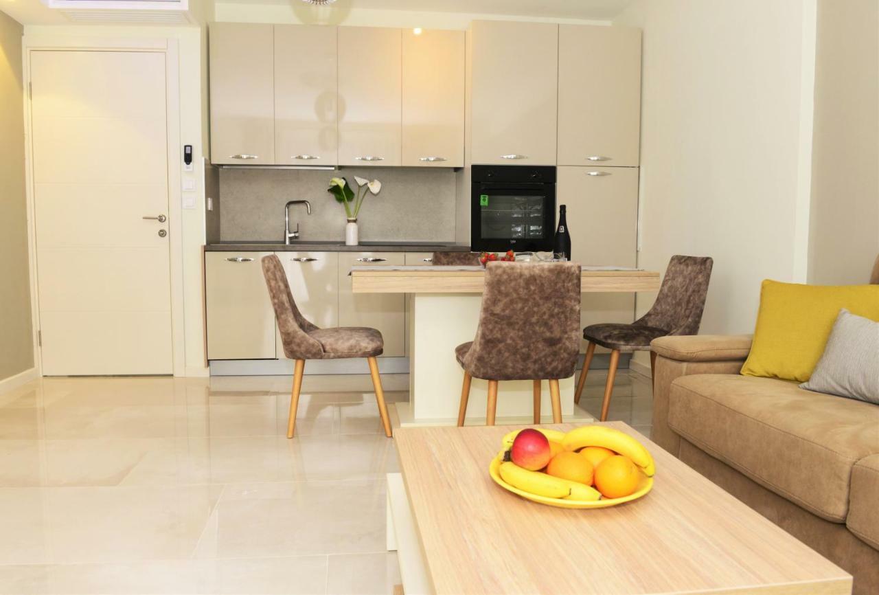 Ralux Apartman 티바트 외부 사진