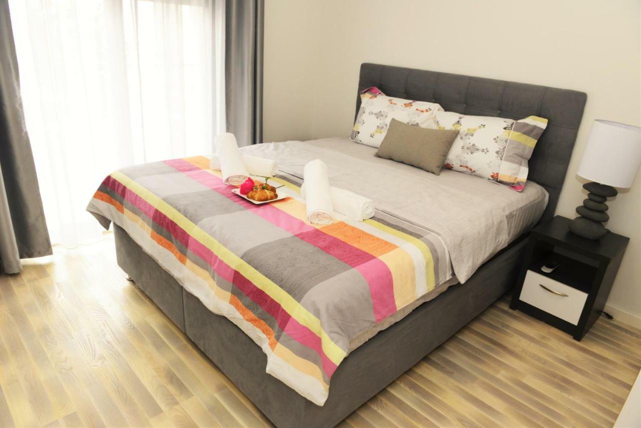 Ralux Apartman 티바트 외부 사진