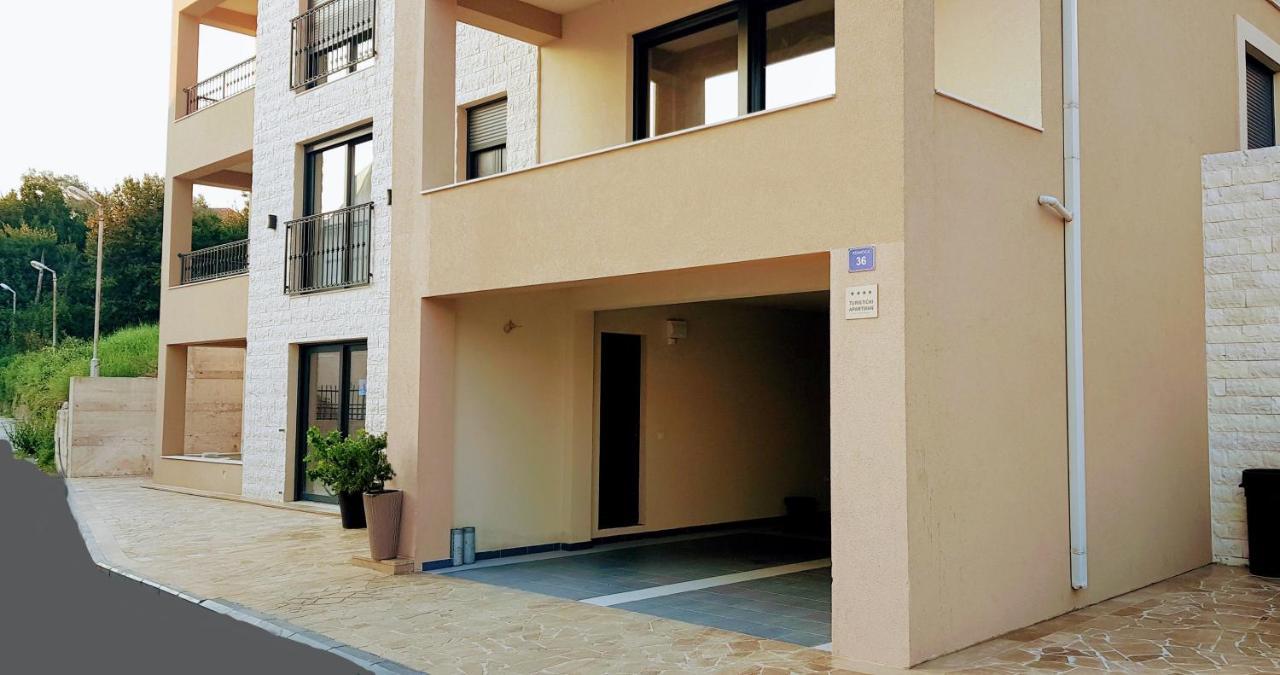 Ralux Apartman 티바트 외부 사진