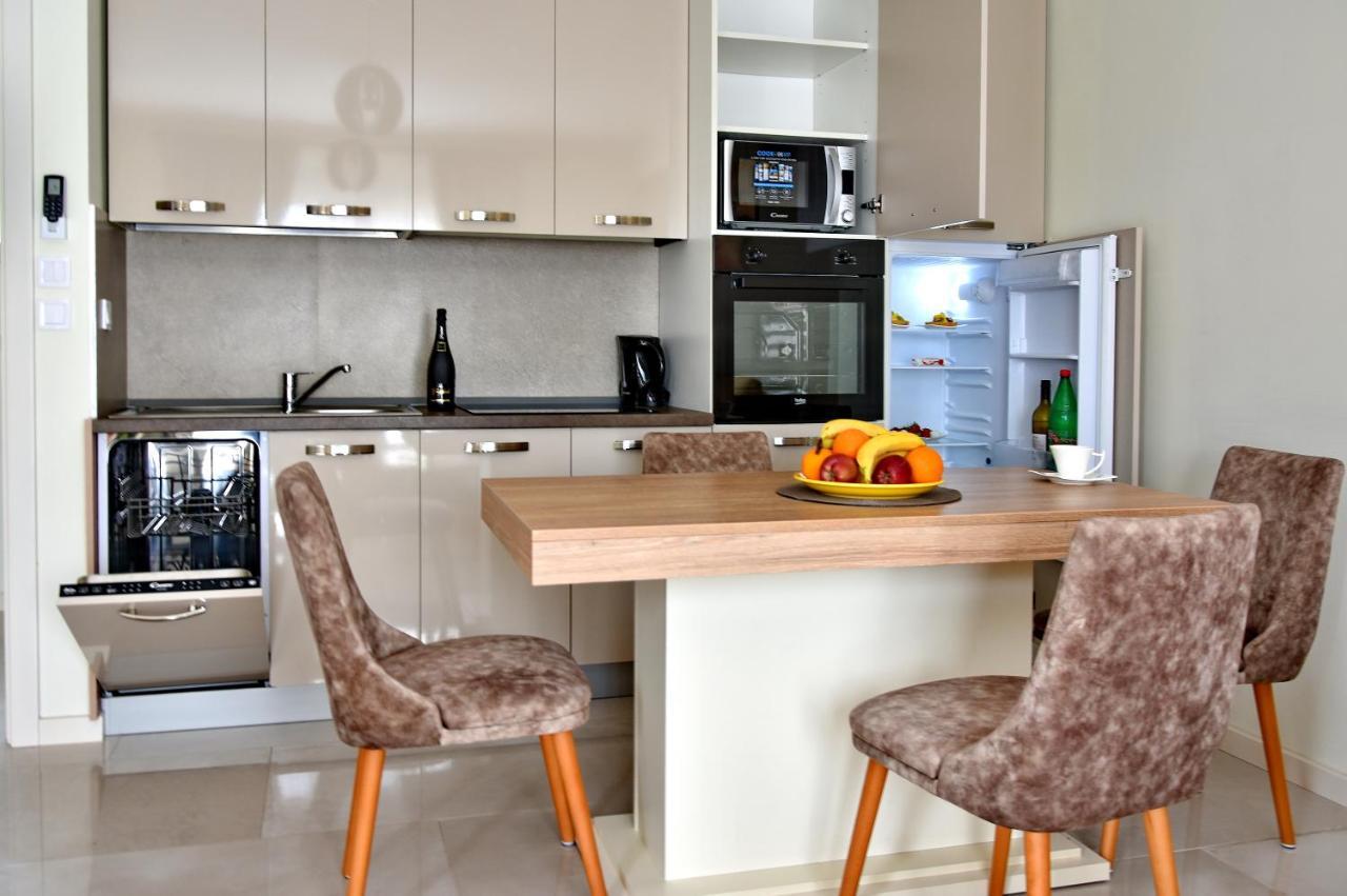 Ralux Apartman 티바트 외부 사진