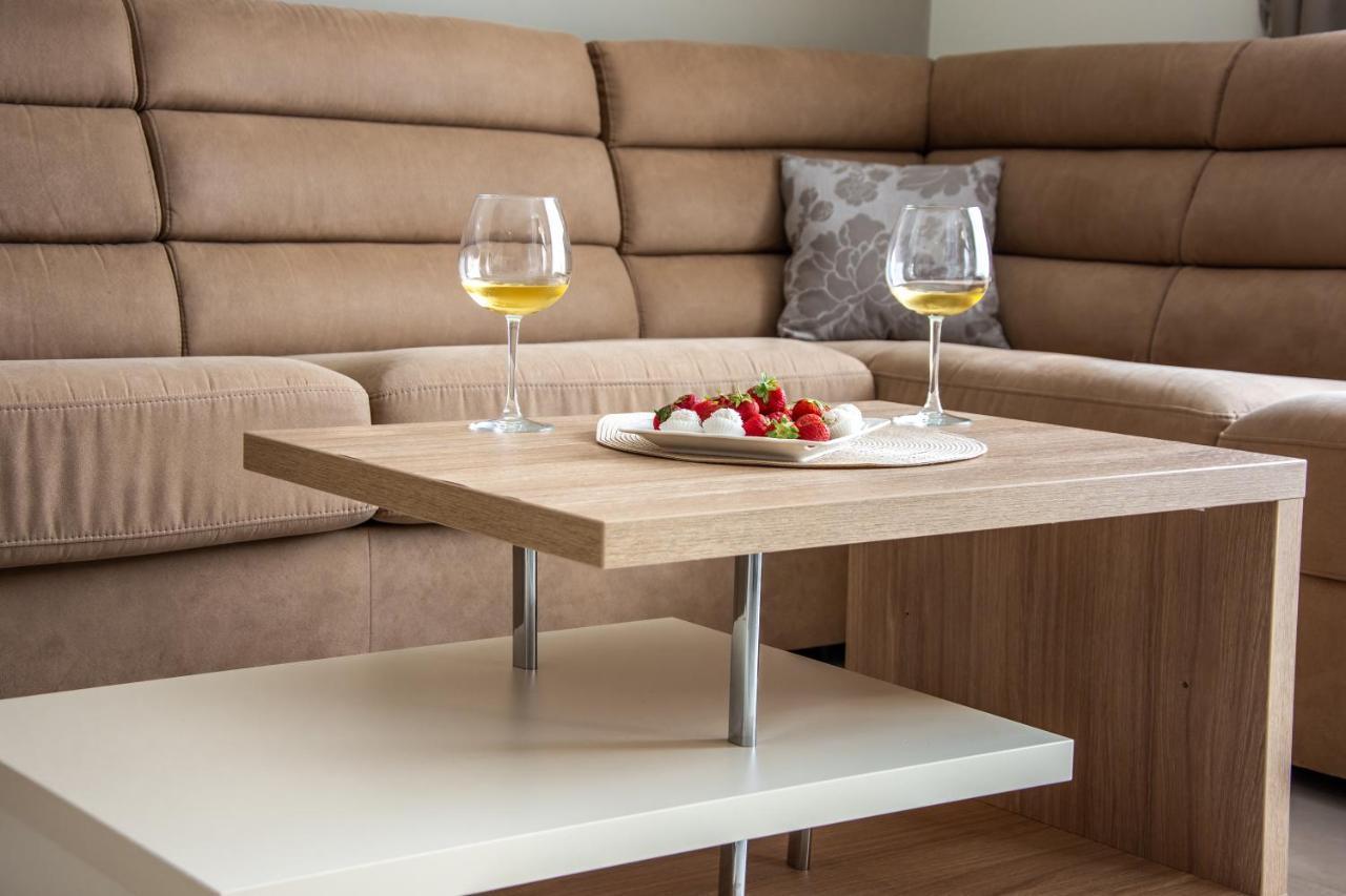 Ralux Apartman 티바트 외부 사진