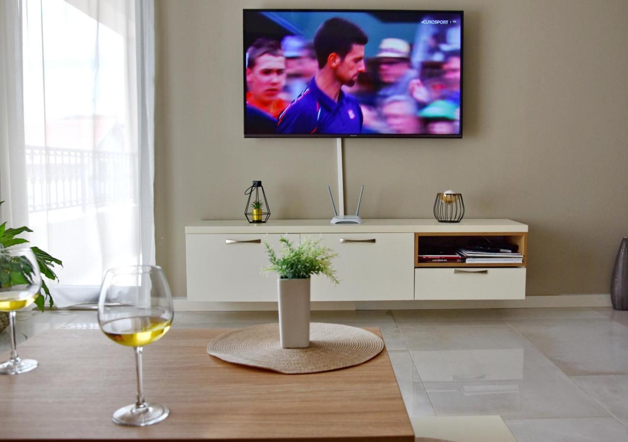 Ralux Apartman 티바트 외부 사진