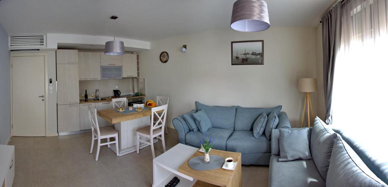 Ralux Apartman 티바트 외부 사진